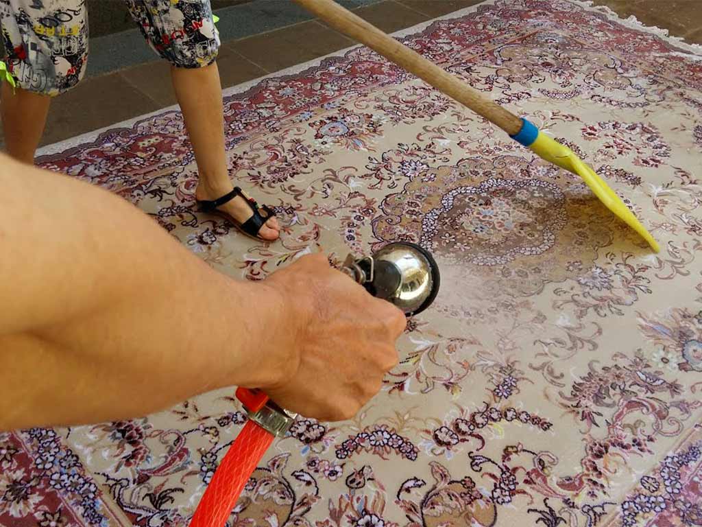 Come pulire i tappeti persiani? Affidarlo ad un professionista , tuttavia